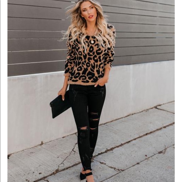 WHITLEY Leopard Print Sweater - Picture 2 of 8